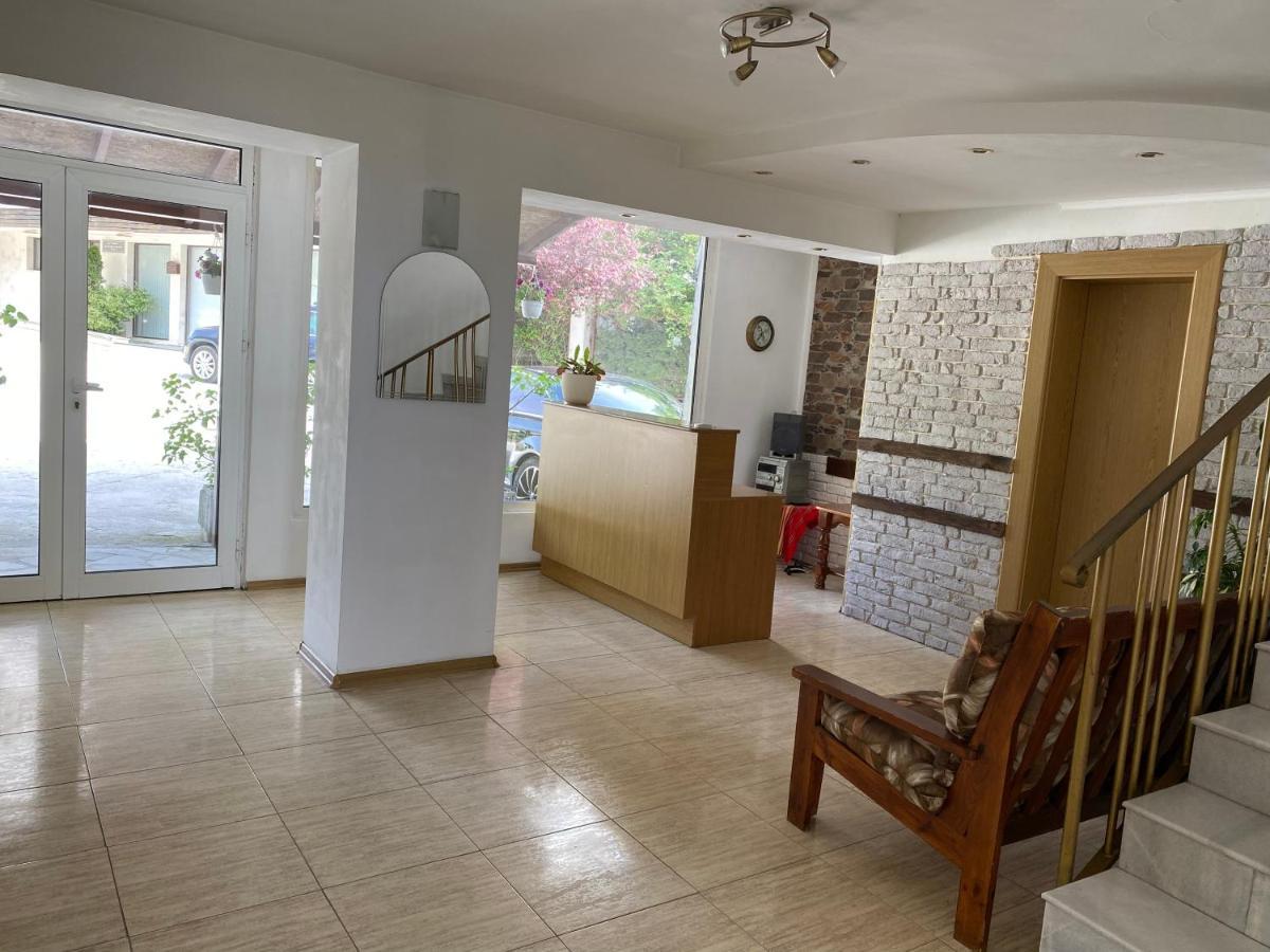 Apartments Rai-Only Adults غولدن ساندز المظهر الخارجي الصورة